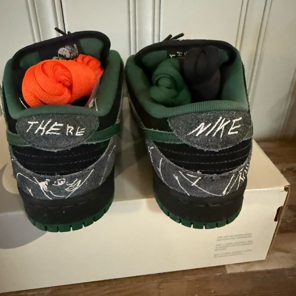 Nike Dunk SB Low OS Black/summitt White/ Gorge Green